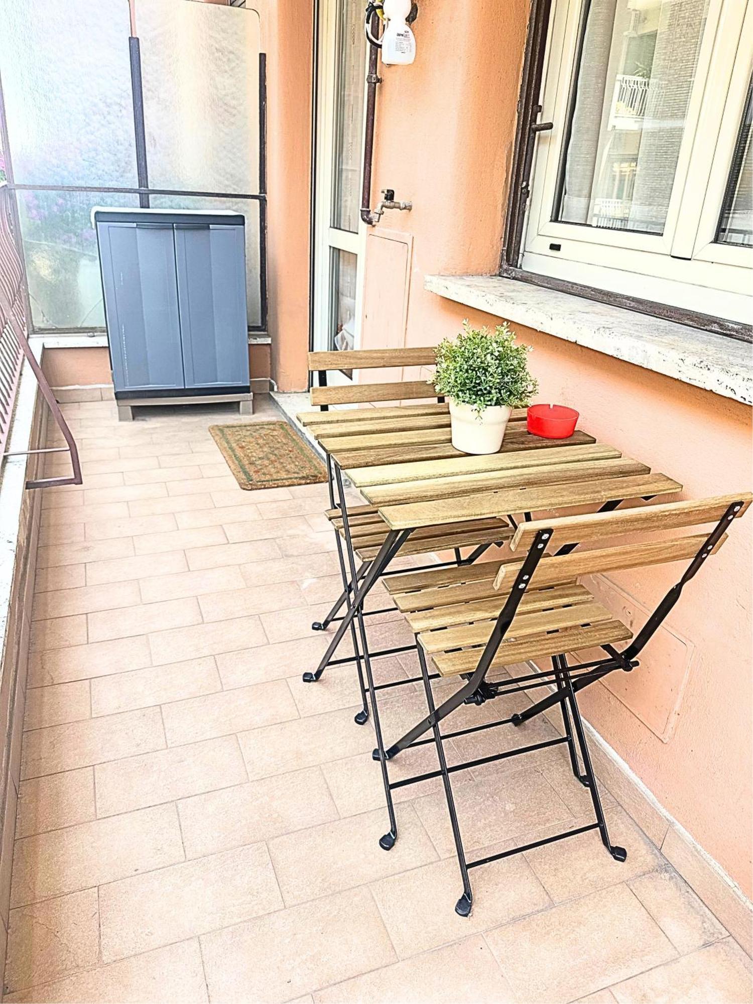 Domus Apartment *